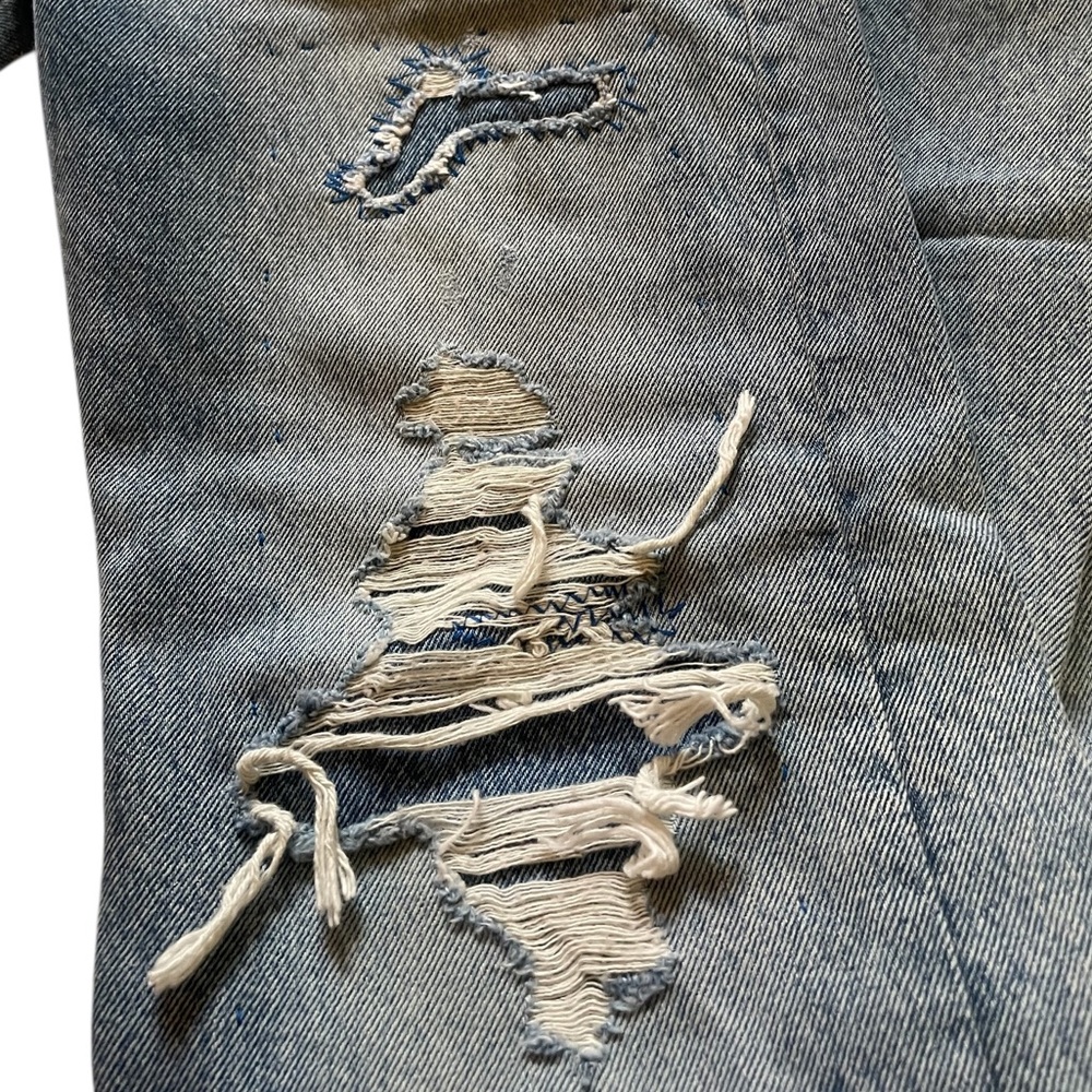 Authentic Levi’s 501 Light Blue Boyfriend Jeans, distressed look, W 30, L 32 - Picture 6 of 12